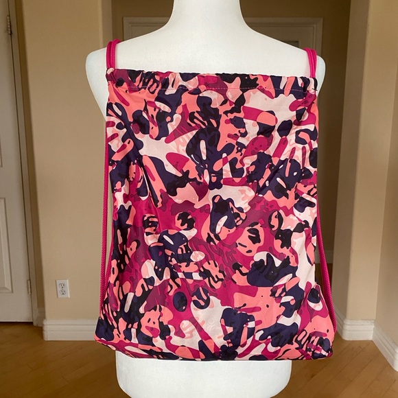 Nike Lightweight Colorful Drawstring Backpack - Picture 4 of 5